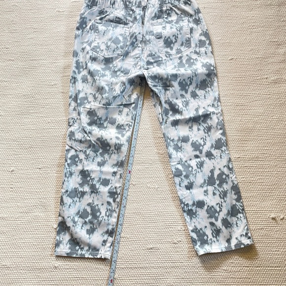 Uniqlo Women White Gray Camouflage Pull On 3/4 Elastic Waist Pants Size M - Picture 6 of 9